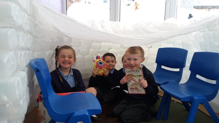 Image of year 1 igloo and reading area