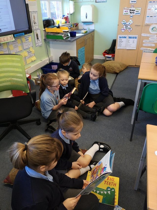 Image of Paired reading with Year 1
