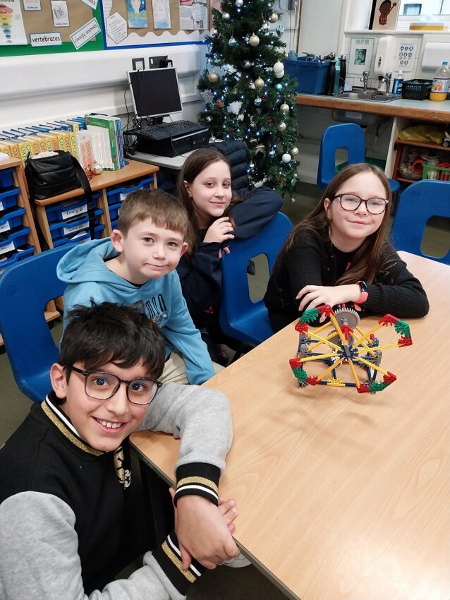 Image of Year 6 DT- exploring levers, gears and pulleys