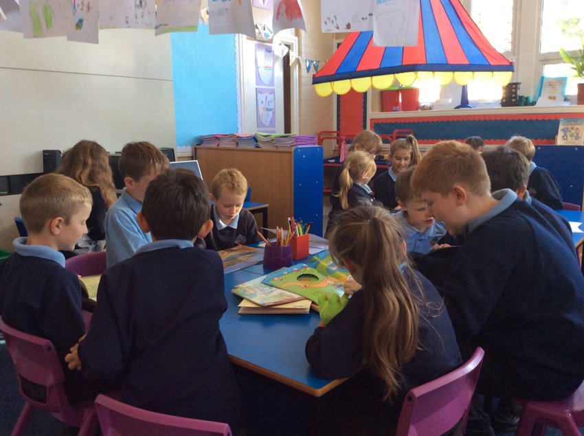 Image of Year 1 and 5 paired reading